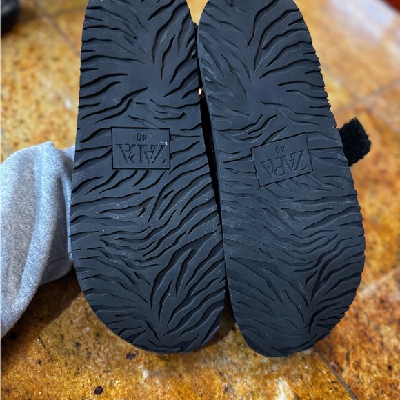 Zara Black Sherpa Fleece Double Buckle Sandals Women’s US 9/ EU 40 - Picture 10 of 10